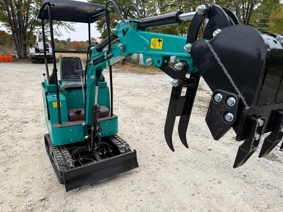 ** 2025 CFG H15R Hydraulic Mini Excavator Crawler Blade Thumb Brand New