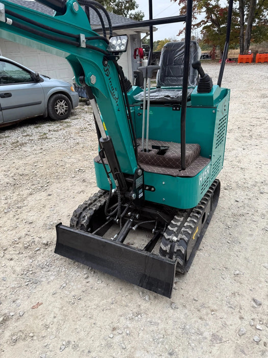 ** 2025 CFG H15R Hydraulic Mini Excavator Crawler Blade Thumb Brand New